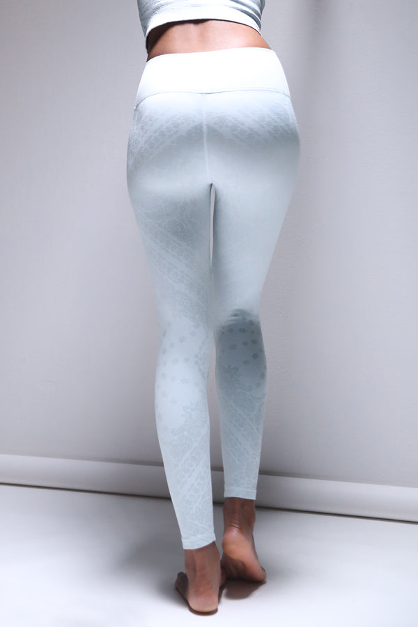 Priya Paisley Legging in Ballad Blue