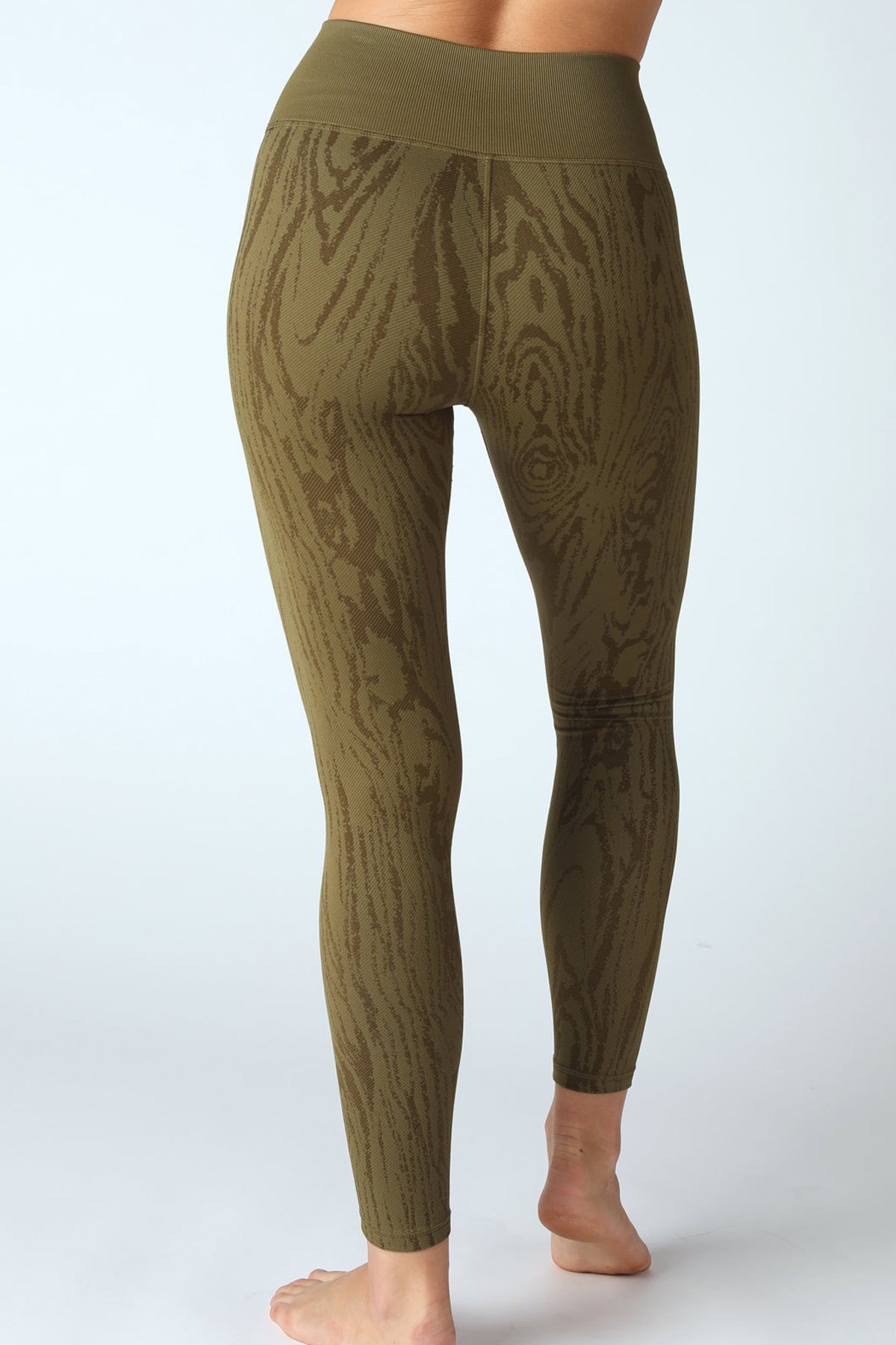 Willow Wood Grain Legging in Roasted Olive