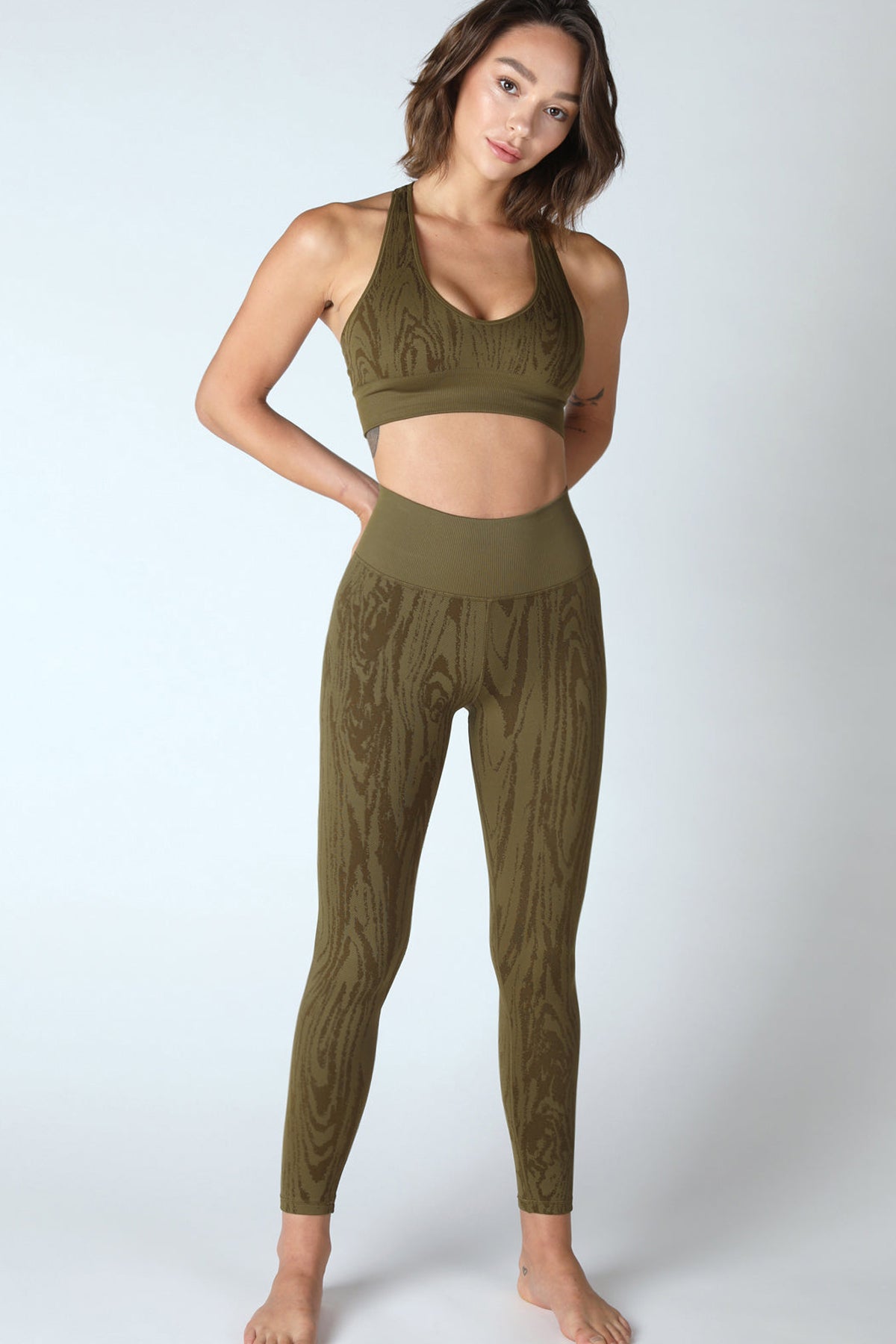 Willow Wood Grain Legging in Roasted Olive